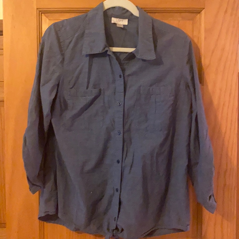 Woman’s Loft button down tie in front shirt.